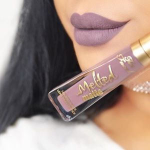 Too faced💜
